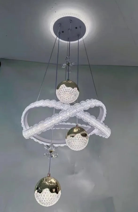 Lámpara Colgante LED de Aros Cruzados con Globos de Cristal