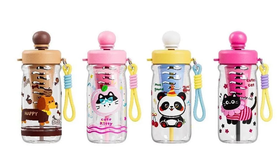 Botella Plástica 1000 ml con Pajilla y Figura Decorativa